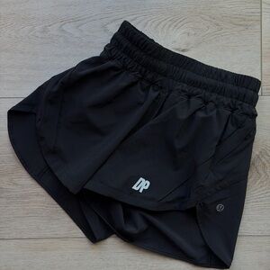 lululemon x Dogpound Special Edition Track That High-Rise 3” Shorts (W - Size 2)